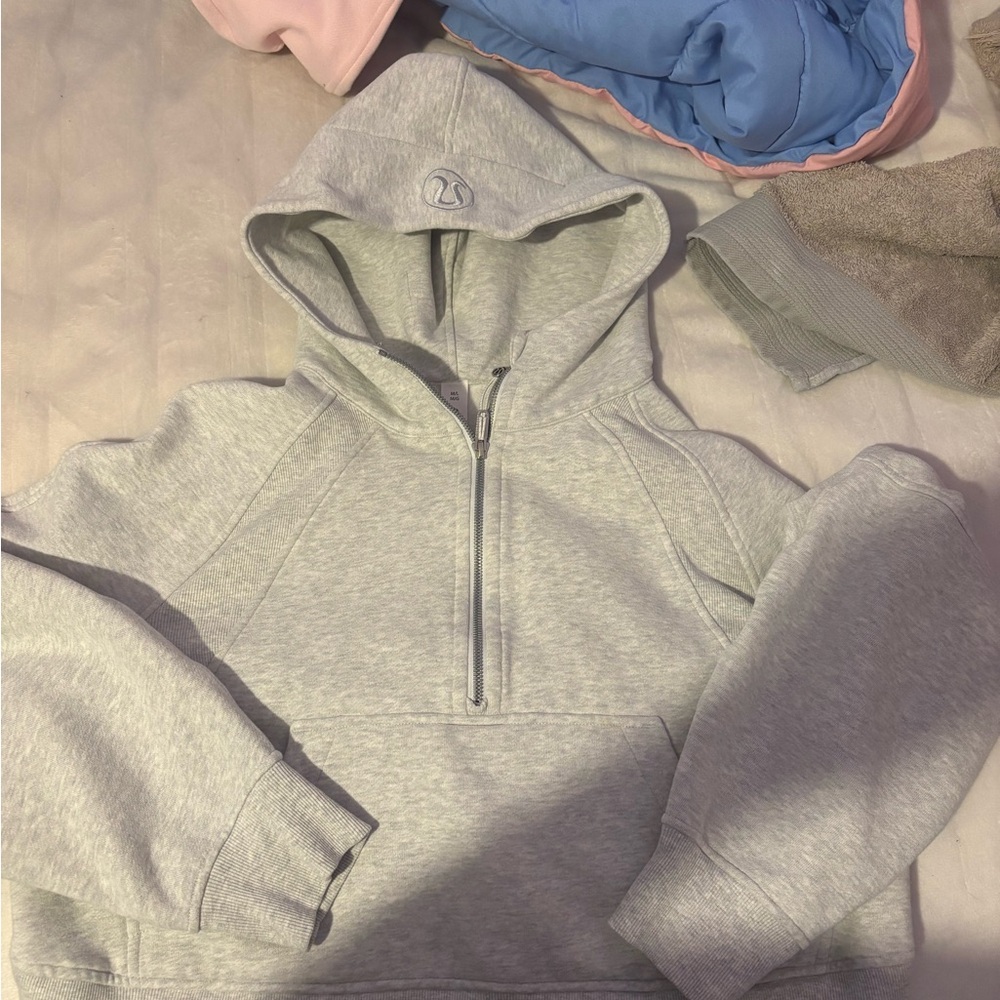 lululemon scuba in light grey